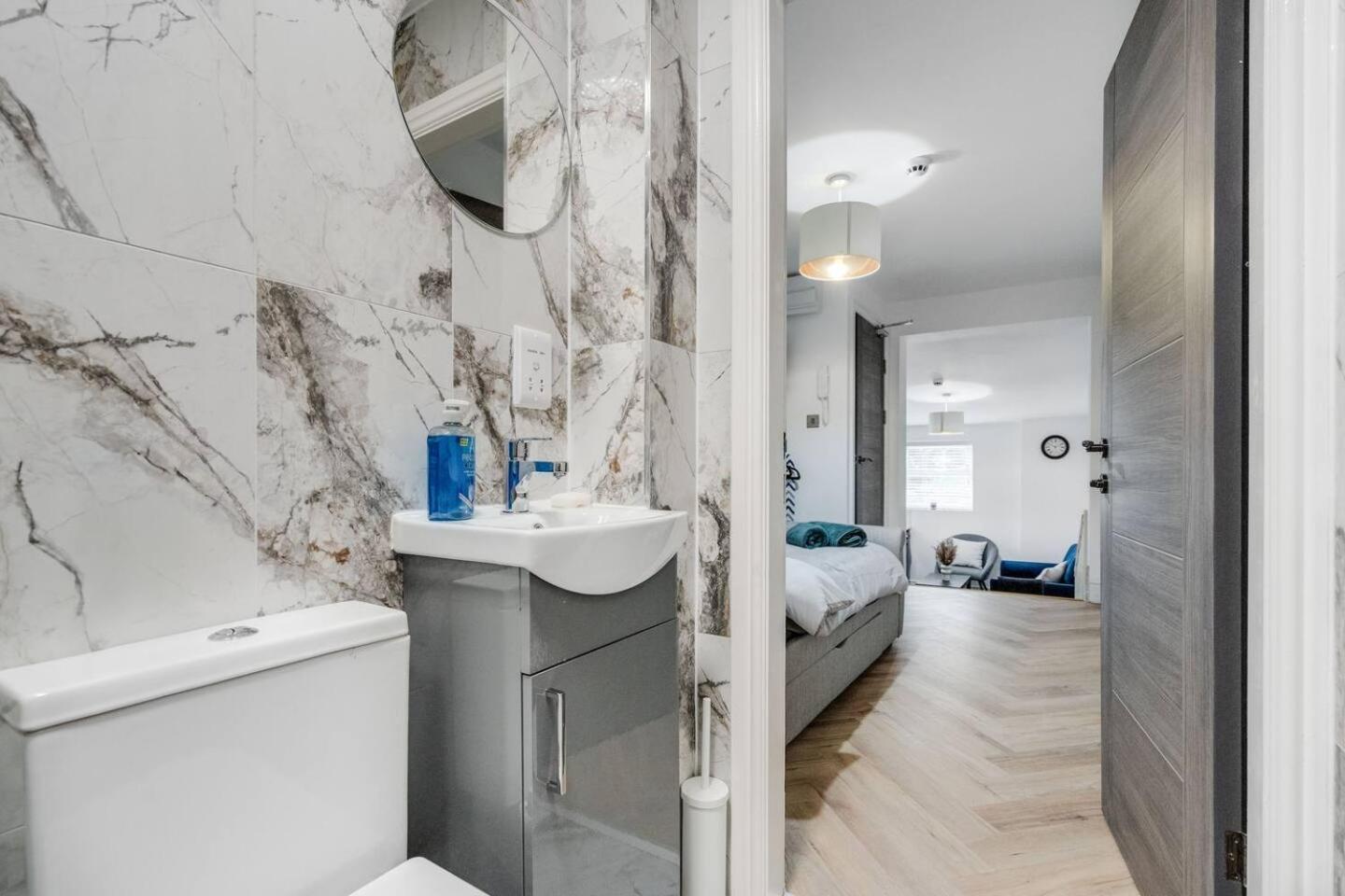 Urban Stay Studio Bright Space 10 Mins To City Liverpool Exterior foto